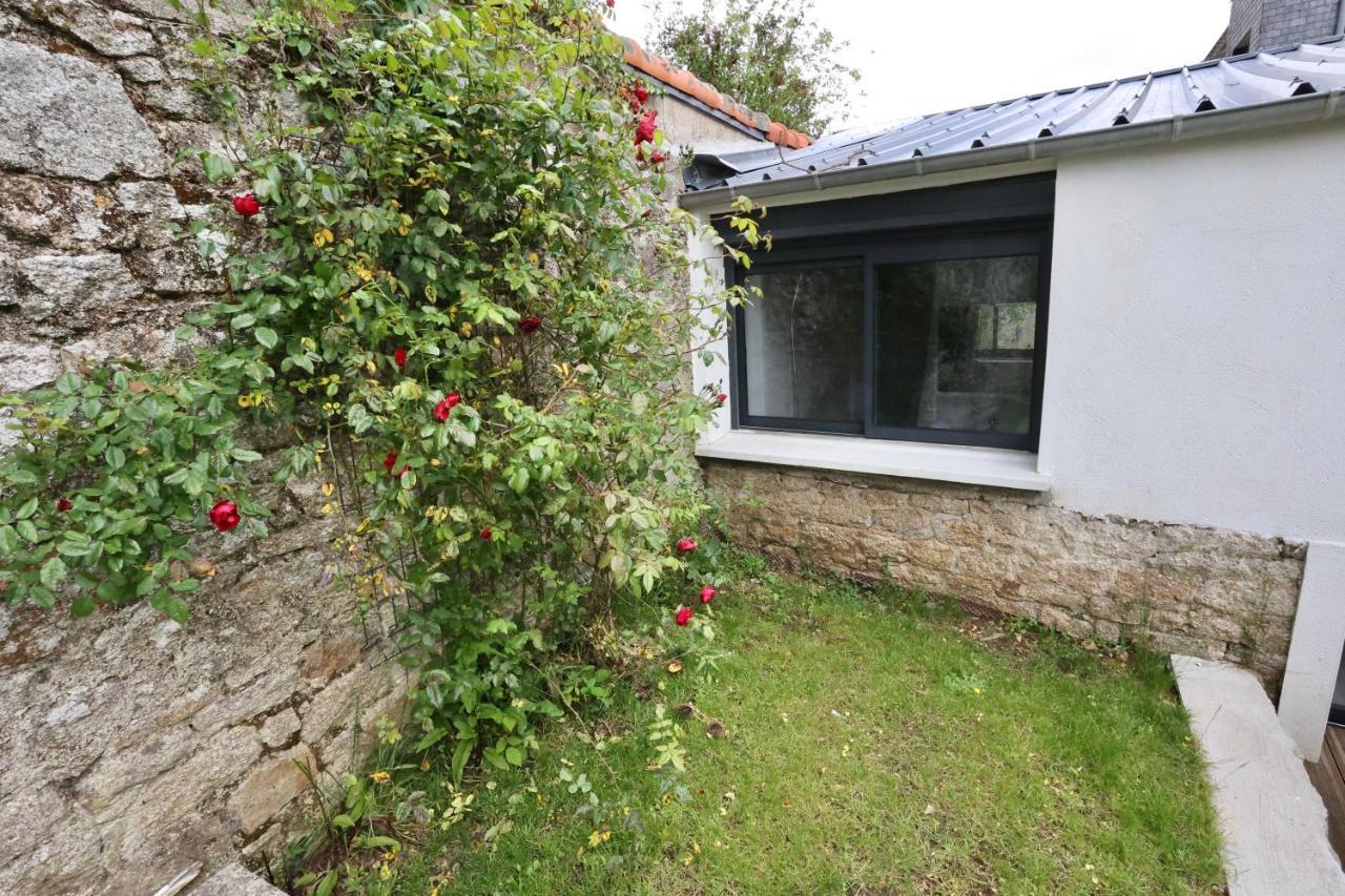 L'Atelier Et Sa Terrasse Pontivy Exterior foto